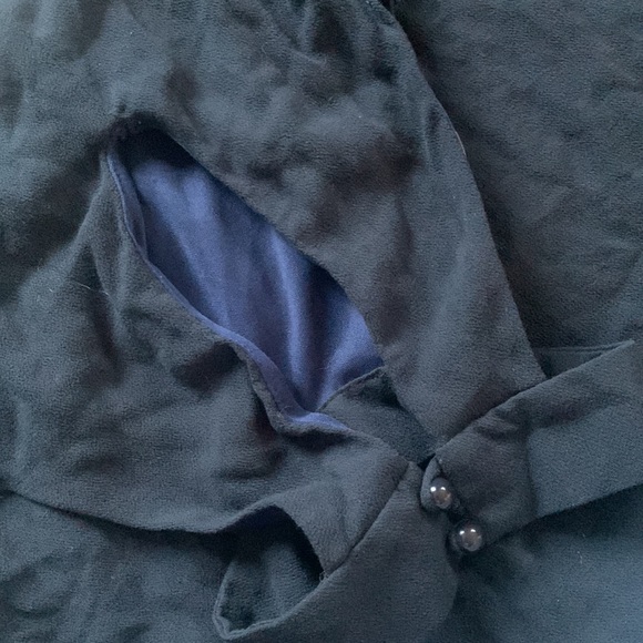 Cold shoulder Dress - Picture 4 of 4